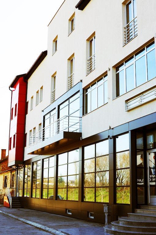 Garni Hotel Crystal Ice Ni Exteriör bild