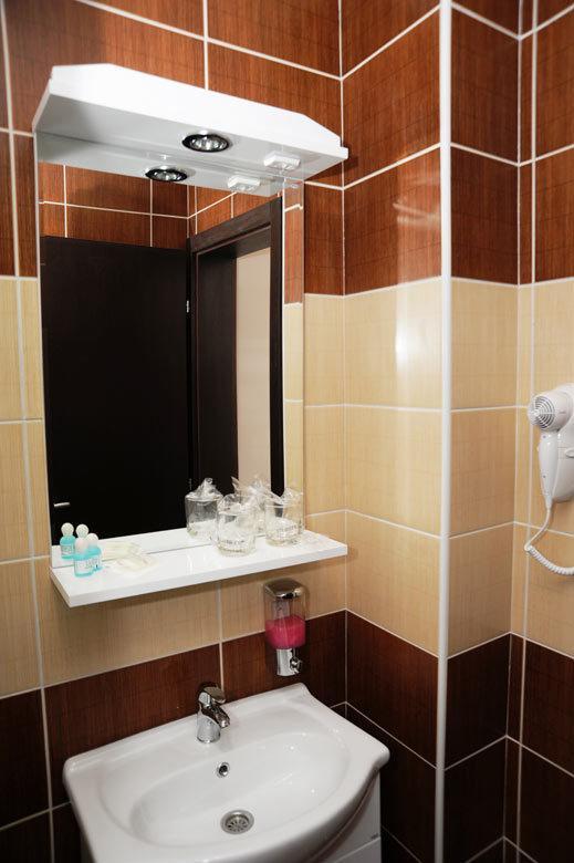 Garni Hotel Crystal Ice Ni Rum bild